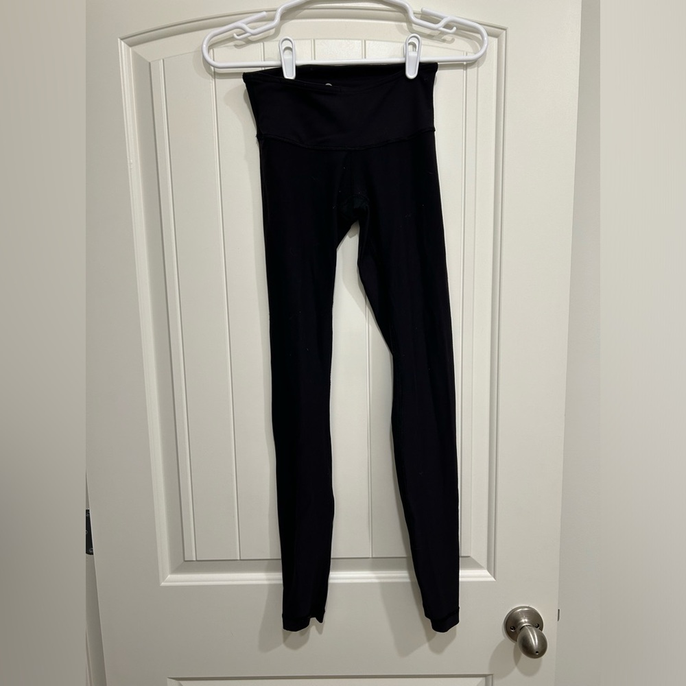Lululemon Size 2 Black Wunder Under Leggings
